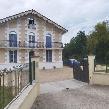 Bed and Breakfast Montplaisir Montendre Екстер'єр фото