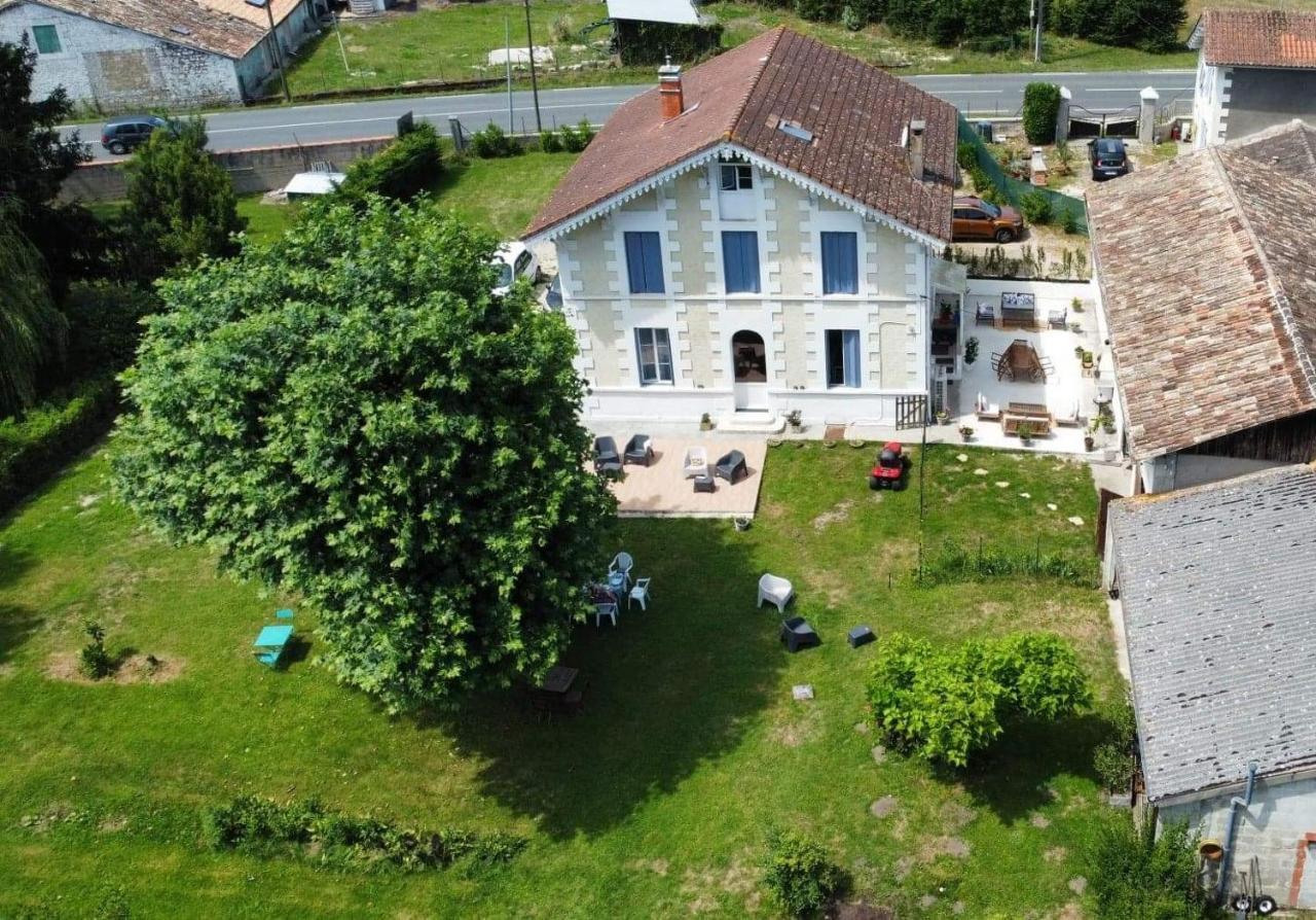 Bed and Breakfast Montplaisir Montendre Екстер'єр фото
