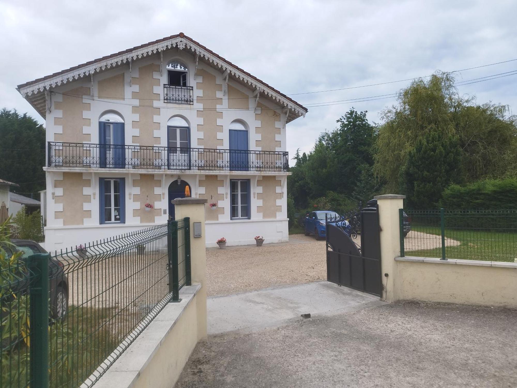 Bed and Breakfast Montplaisir Montendre Екстер'єр фото