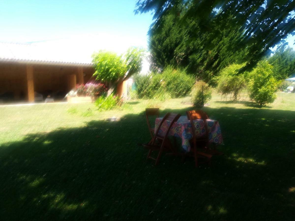Bed and Breakfast Montplaisir Montendre Екстер'єр фото