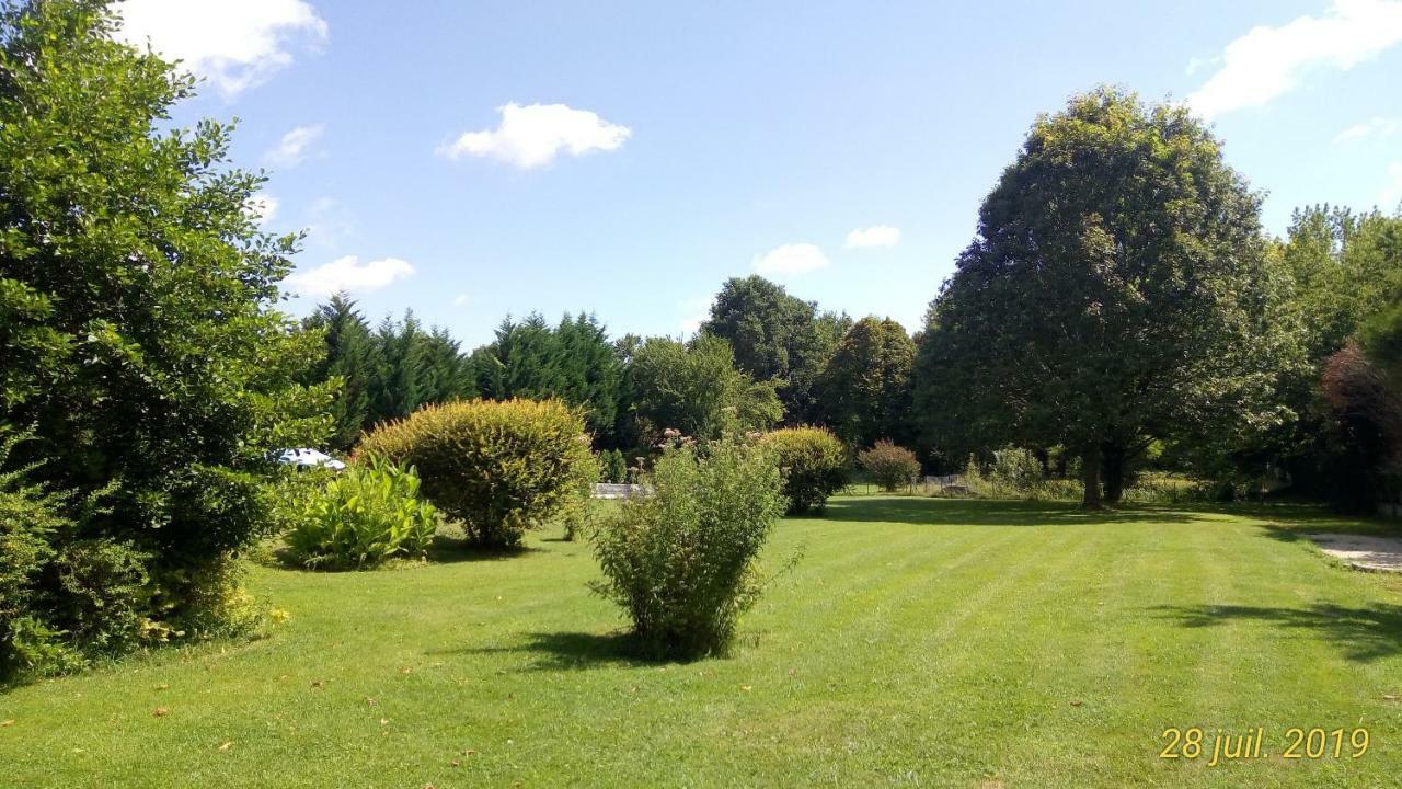 Bed and Breakfast Montplaisir Montendre Екстер'єр фото