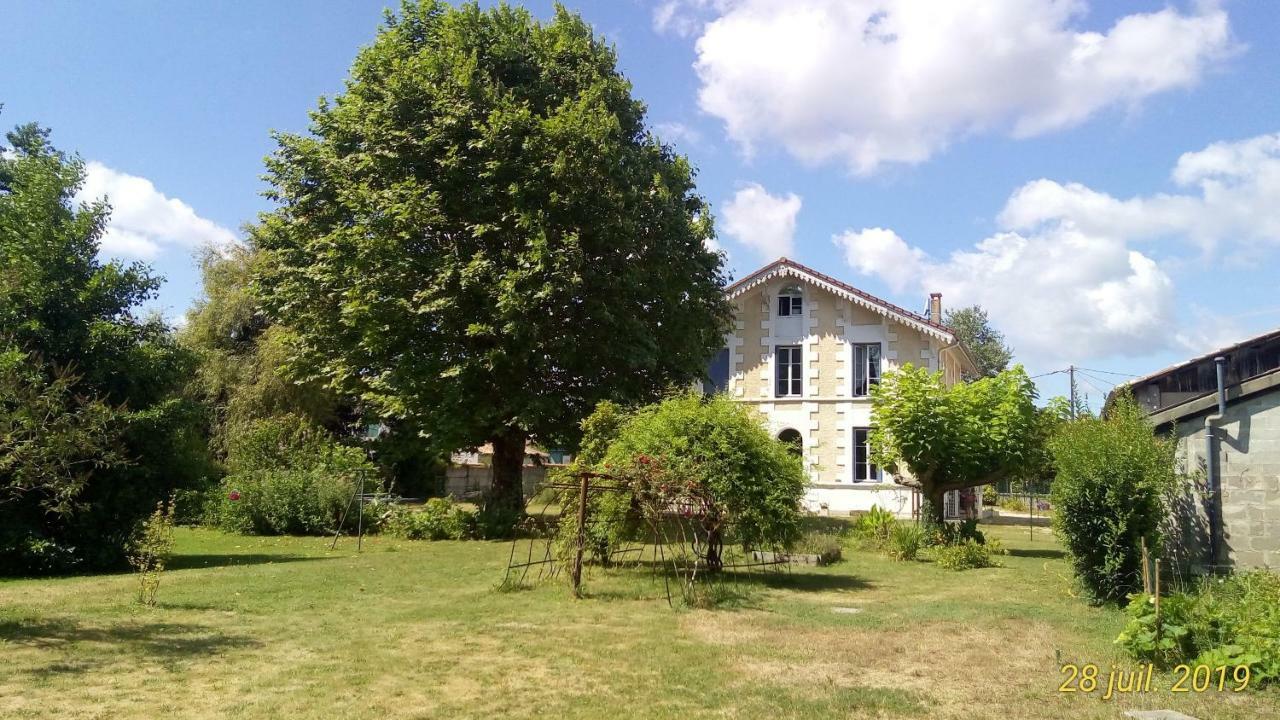 Bed and Breakfast Montplaisir Montendre Екстер'єр фото